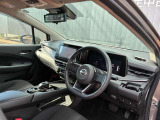 フロントガラスが大きいので、広い視界でとても運転しやすいお車です(*'&omega;'*)