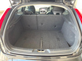 普段のお買い物や通勤、送迎等に十分な荷室スペースを確保しております。セカンドシートを倒すと、大きな荷物の積載も可能です。