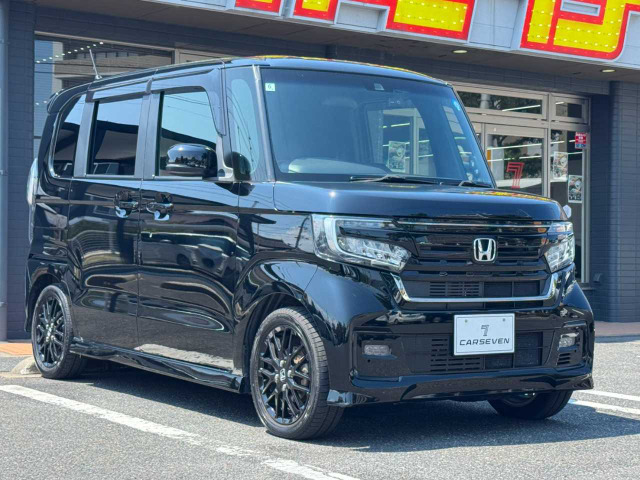 N-BOXカスタム L ターボ スタイルプラス ブラック
