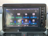 日産純正9インチメモリーナビ(MM223D-L)装備。スマートフォンによる部分地図更新、Bluetooth接続での音楽視聴、快適な画面操作と高音質なオーディオ再生。