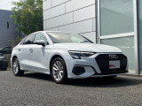 どの角度から見てもすぐに「Audi」だと分かり、時間が経っても古さを感じません。Audiの哲学であるタイムレスなデザインをすべての車に採用しています。