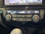 【左右独立型フルオートエアコン】運転席と助手席でそれぞれお好みの温度に設定可能。同乗者にも配慮した、快適な空調をお届け致します。