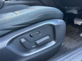 運転席は、電動シート。細かな調節が出来ます。