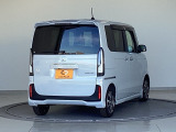 中古車探しに気軽さを。ムダを省くからこそ設定できるその価格に驚きを。プロフェッショナルなスタッフ、サービスで安心を。そんな一人ひとりの理想を詰め込みました。 CAR PLAT ここからはじまります
