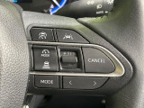 【レーダークルーズコントロール】高速道路での長距離走行が楽に!!自動で速度を保つクルーズコントロールが、衝突軽減システムと連携し、前方の車両を感知して車間を保つように速度調節してくれます!!