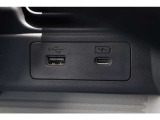 スマホやタブレットの充電に。Type-Cの急速充電対応タイプUSBジャックを装備し、さまざまなニーズに応えます。