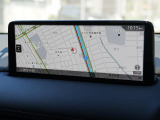 マツダコネクトの10.25インチワイドセンターディスプレイです。『Android Auto』『Apple CarPlay』や独自のコネクテッドサービスに対応したインターフェイスシステムです。
