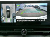 アラウンドビューモニター。クルマを上空から見下ろしているかのような映像で、駐車の際、周囲の安全を確認できます!