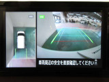 アラウンドビューモニターで車庫入れも空から見ている様に駐車できラクラクです。
