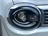 【LEDヘッドライト】悪天候や夜間走行時も良好な視界を確保し安心して運転できる高輝度LEDヘッドライトを装備!点灯速度が早く、消費電力も抑えられています。