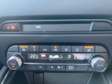 運転席&助手席には3段階調整が可能なシートヒーター機能だけでなく、ハンドルヒーターも付いており、冬場の寒い時には重宝されるアイテムです。