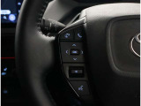 ステアリングスイッチではオーディオ操作が可能です。運転中のご利用は十分にご注意ください。