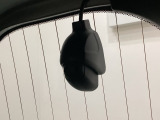 後方にもドライブレコーダーのカメラが付いています。前後両方でお車の周りを監視・記録いたします。