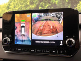 【マルチアラウンドモニター】専用のカメラにより、上から見下ろしたような視点で360度クルマの周囲を確認することができます☆死角部分も確認しやすく、狭い場所での切り返しや駐車もスムーズに行えます。