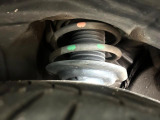 お車を安心してお乗りいただく為には、足回りの定期点検が欠かせません。サービスサポート(有償保証)では無料点検もご提供しており、安心のカーライフをお過ごしいただけるサポート体制が整っています。