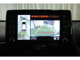 ガイドラインで車両間隔をつかみやすくなっています。バック時に見づらい場所や狭い駐車場で便利です♪