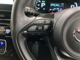 ステアリング左側のスイッチになります。オーディオの操作が手元でできますので運転の妨げにならないので安心して運転できます。