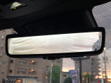 【デジタルインナーミラー】後席の大きな荷物や同乗者で後方が確認しづらい時でも安心!カメラが撮影した車両後方の映像をルームミラー内に表示。クリアな視界で状況の確認が可能です!
