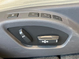 【運転席パワーシート】リクライニングからシートリフターまで、スイッチ一つで簡単にシートの微調整が可能!自分に最適なシートポジションにセットして、快適なドライブをお楽しみください。