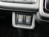 寒い季節に重宝する運転席、助手席のシートヒーター、さらにステアリングヒーターも標準装備です!