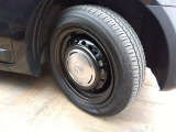 155/65R14インチのおしゃれなホイールキャップ。