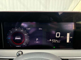 水平にレイアウトされた先進的なデザインのスピードメーター☆彡