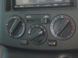 大きなダイヤルで操作性の良いエアコンは快適運転の必需品ですね♪