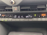オートエアコンは温度を設定するだけで、自動で風量などを設定してくれます。運転しながら操作も必要ないので、安全性も向上します。
