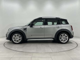 存在感のあるボディスタイルと高めのアイポイントが魅力のMINI クロスオーバー。街中ではスタイリッシュに、休日のお出かけではアクティブに。幅広いシーンで頼れる一台です。