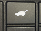 【パワーバックドア】スマートキーや運転席のボタンを押すだけでリアゲートが自動で開閉します!荷物を持っている時や、高い位置にあるバックドアを閉める際に便利な機能です♪