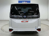 車内は家族みんなでゆったり乗れて驚くほど使いやすいです。