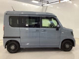 スライドドアなら狭い駐車場でもドアをぶつける心配がありません。ステップが低く乗り降りもしやすいです。
