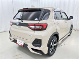 「バックフォルム」です。トランク・ラゲッジスペースには、多くの荷物を入れることが可能です。