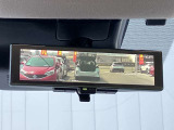 インテイリジェントスマートルームミラーを装備しておりますので、後席の荷物・後席者を気にすることなく、後続車等の確認をすることができます☆