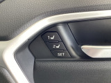 【ドライビングポジション】安全かつ快適に車を運転するために、シートなどの位置を調整してくれるシステムです。