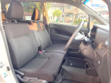 運転席シート廻りは使用感も少なく、良好な状態となっています。前オーナー様が丁寧に使っていたことがよくわかりますね。
