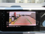 純正リアカメラを搭載しております。駐車が苦手な方も安心して操作が可能です。障害物センサーもあり、より安心です