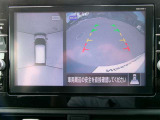 アラウンドビューモニター。空の上から見下ろすような視点でスムース駐車。