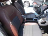 【ゆったりと運転してください】足元空間も広く、スムーズに乗り降りもいただけます♪