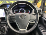 【純正革巻きステアリング】上質な革を使用することで、手にしっかり馴染みとても運転しやすいハンドルです♪後席を格納すると、これだけの広さが!シーンに合わせたシートアレンジで、大きな荷物も積むことが出来ま