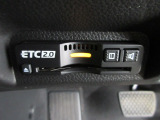 ETC付。高速道路の料金所はキャッシュレスで通過です。サービスエリア等にあるスマートインターの出入りも利用可能でとっても便利。ご納車後すぐにお使い頂けるようセットアップしてのお渡しとなります。