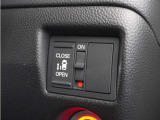 ◆片側電動スライドドア◆狭い駐車場でも乗り降りが楽々♪お子様が隣の車にドアを当ててしまう心配もございません!小さなお子様連れの方もこれで安心。