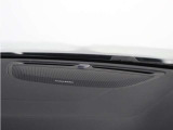 【harman/kardon】世界のオーディオファン垂涎のプレミアムサウンドシステムを搭載。原音に近い音場空間を忠実に再現。乗る人すべてに最良の音響体験を提供します。
