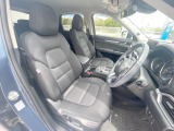 運転席シート廻りは使用感も少なく、良好な状態となっています。丁寧に使われていたことがよくわかりますね。
