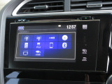 ナビゲーションは純正メモリーナビを装着しております。AM、FM、CD、DVD再生、Bluetooth、フルセグTVがご使用いただけます。初めて訪れた場所でも安心ですね!