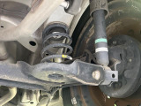 お車を安心してお乗りいただく為には、足回りの定期点検が欠かせません。サービスサポート(有償保証)では無料点検もご提供しており、安心のカーライフをお過ごしいただけるサポート体制が整っています。