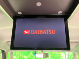 【後席モニター】家族や友人とお出かけする機会が多い方に大人気の後席モニターを装備!見やすい位置に画面がありテレビやDVDの視聴も快適!友達もお子様も、後席にしか乗らなくなるかも??