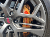 【ブレンボ製キャリパー】ハイパワー車両には強力なブレーキが必須!世界のスーパーカーにも採用されるイタリアの高級メーカー「ブレンボ」を装着!色鮮やかなキャリパーがスポーティな印象を引き立てます♪