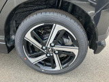 安全安心な走行のために、納車前には小さなクルマを知り尽くしたエキスパートが基本性能に関わる機能や状態を徹底的に点検しています。