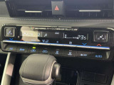 左右独立温度コントロールフルオートエアコンです。運転席、助手席それぞれで独立して温度設定ができます。冷え性の方が乗っても安心ですね♪